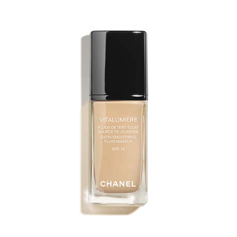 chanel vitalumiere fluid swatches